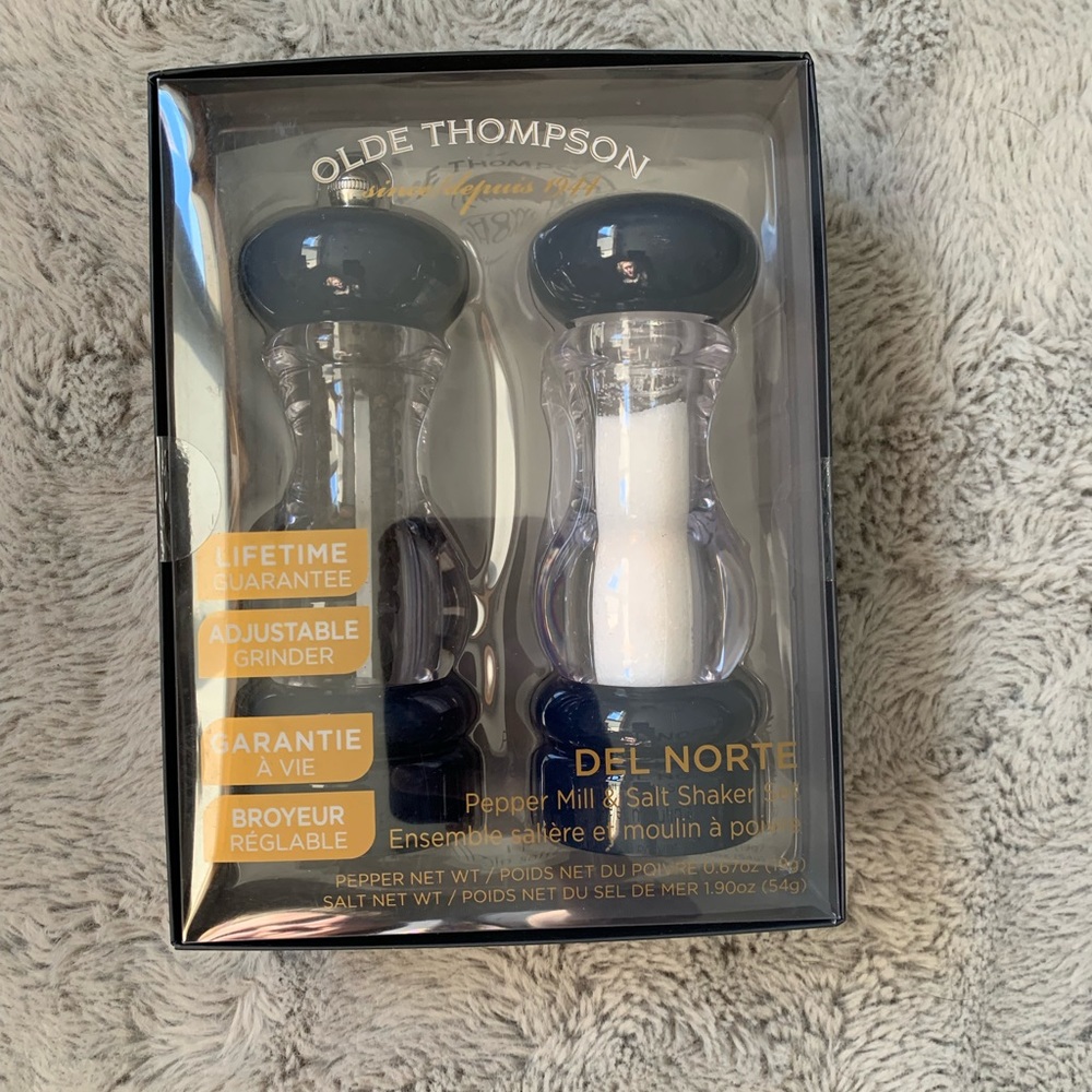 Salt Shaker & Pepper Mill